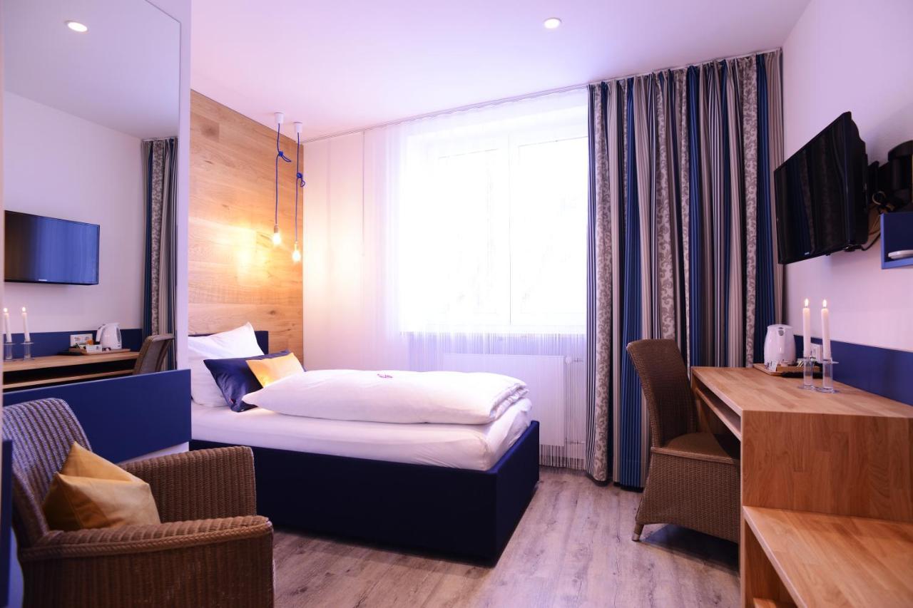Gasthof Zur Post Hotel Und Parkplatz Военщраус Екстериор снимка